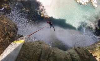 Apasionante descenso a rappel